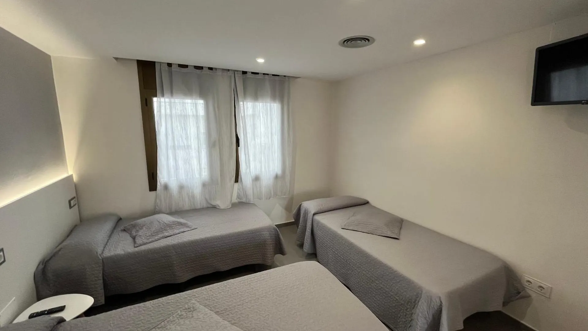 Hostal Tarres Anglés ゲストハウス