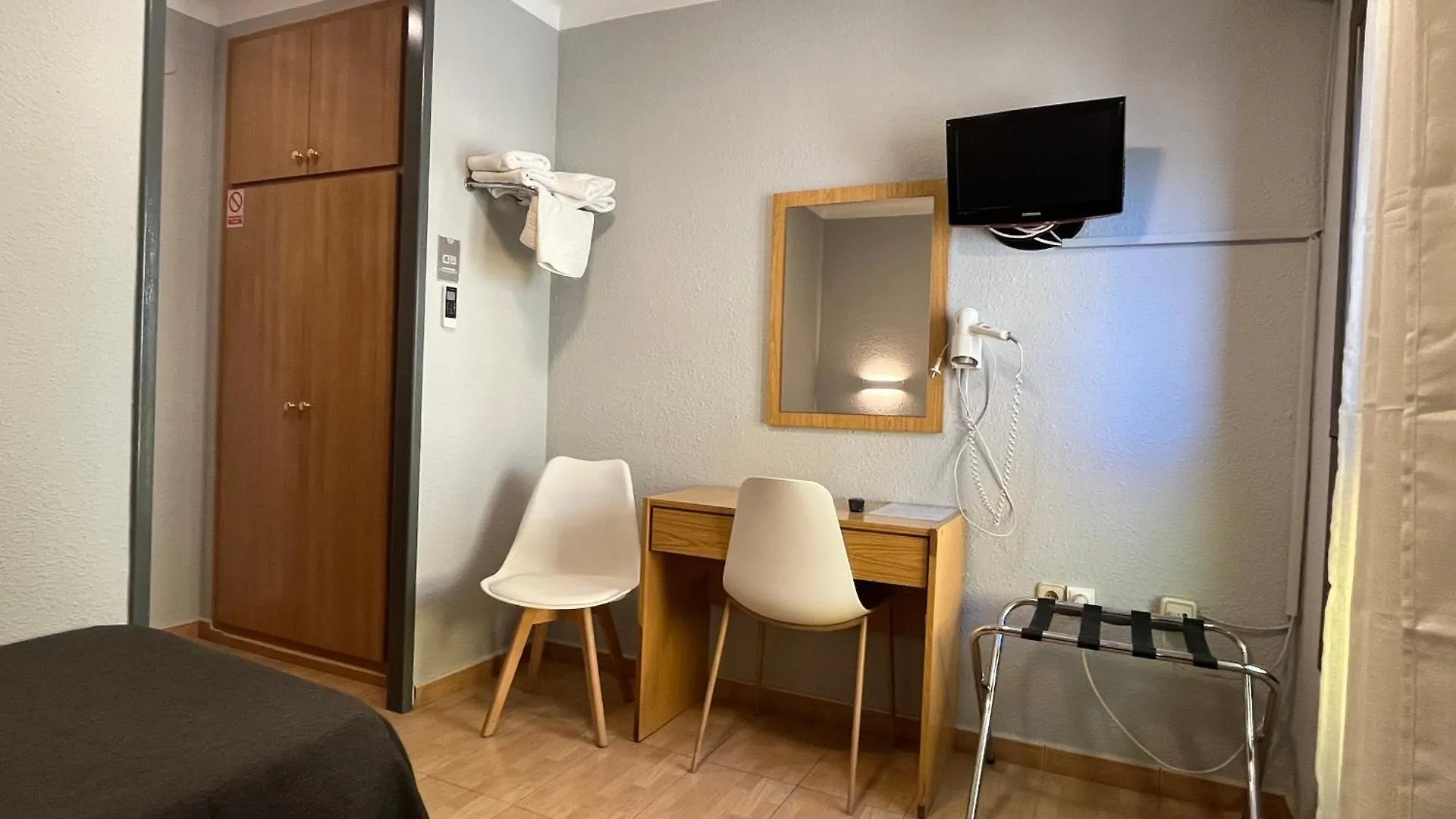 Hostal Tarres Anglés