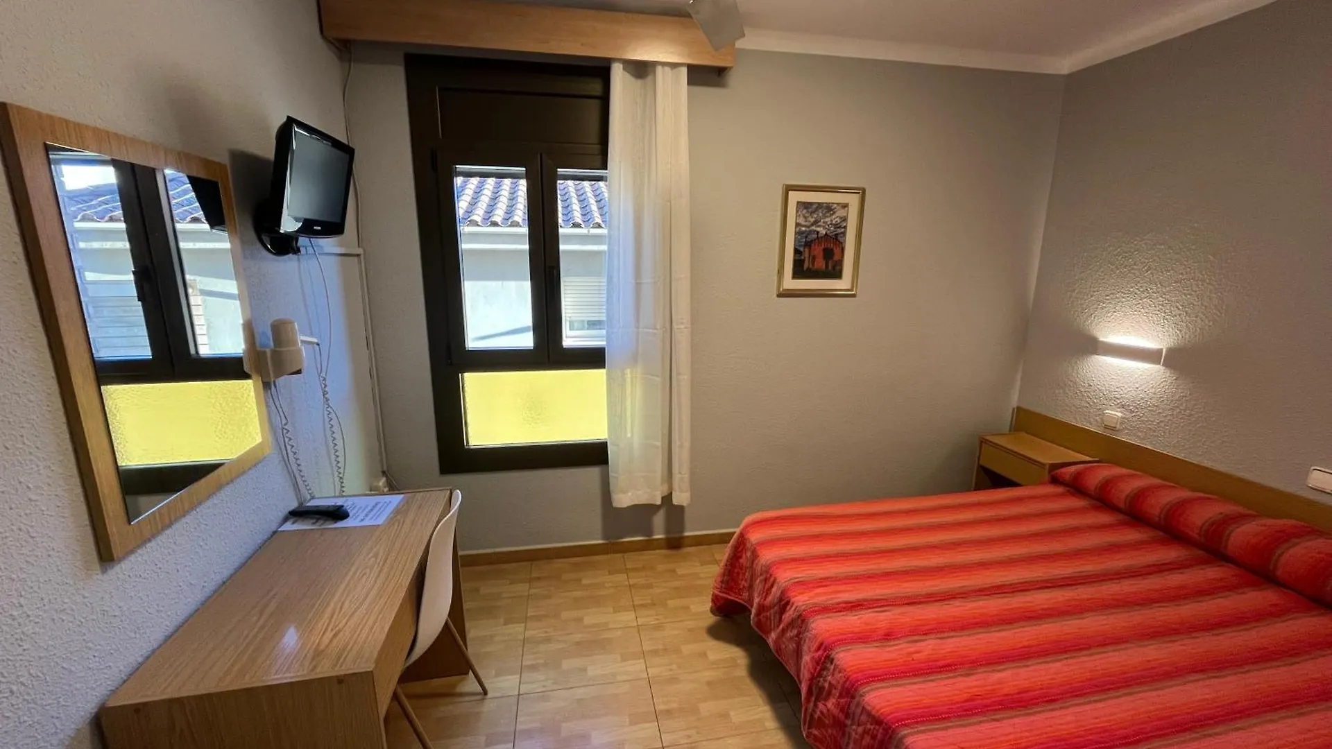 Hostal Tarres Anglés 2*,