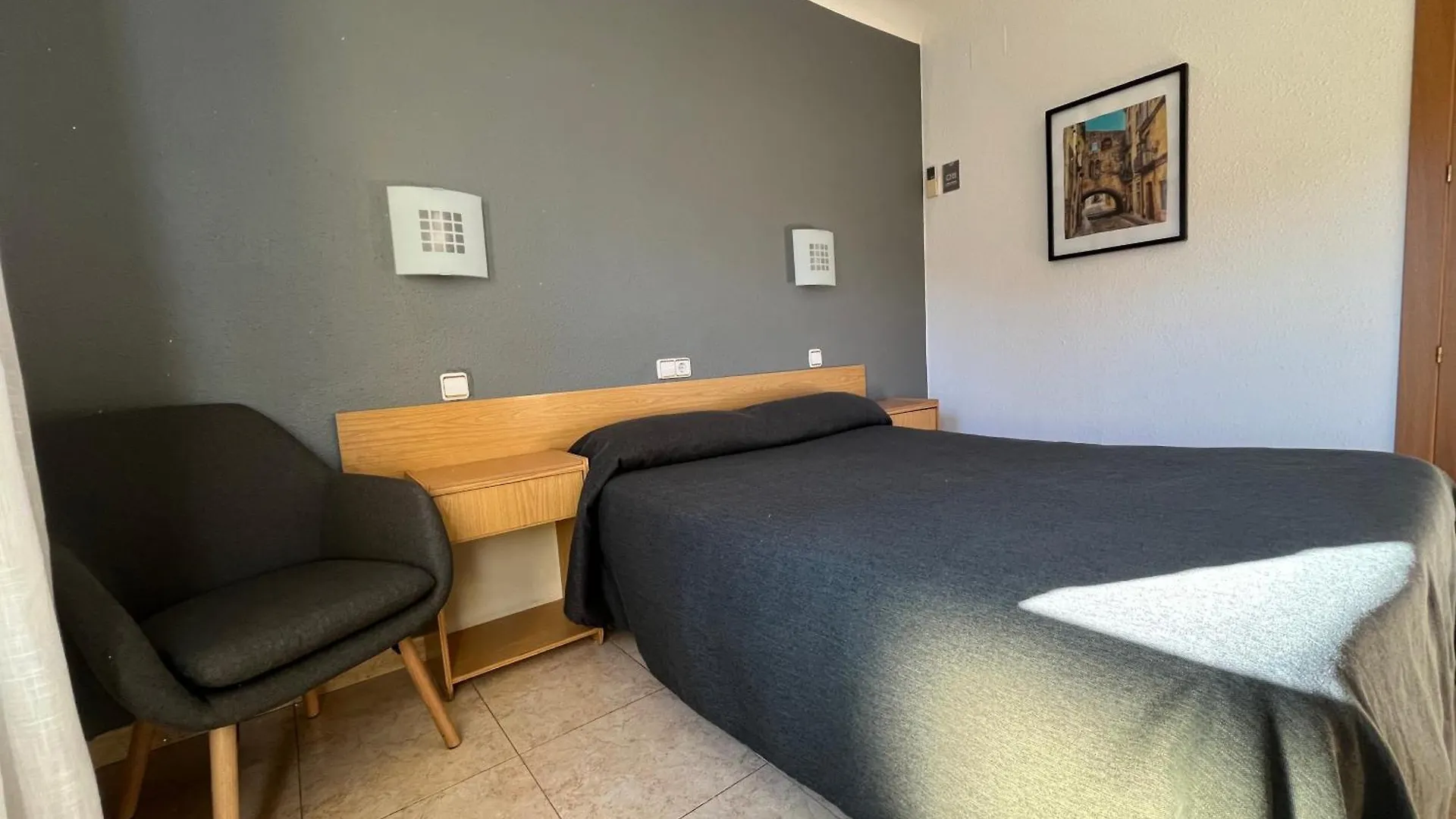 Hostal Tarres Anglés ゲストハウス
