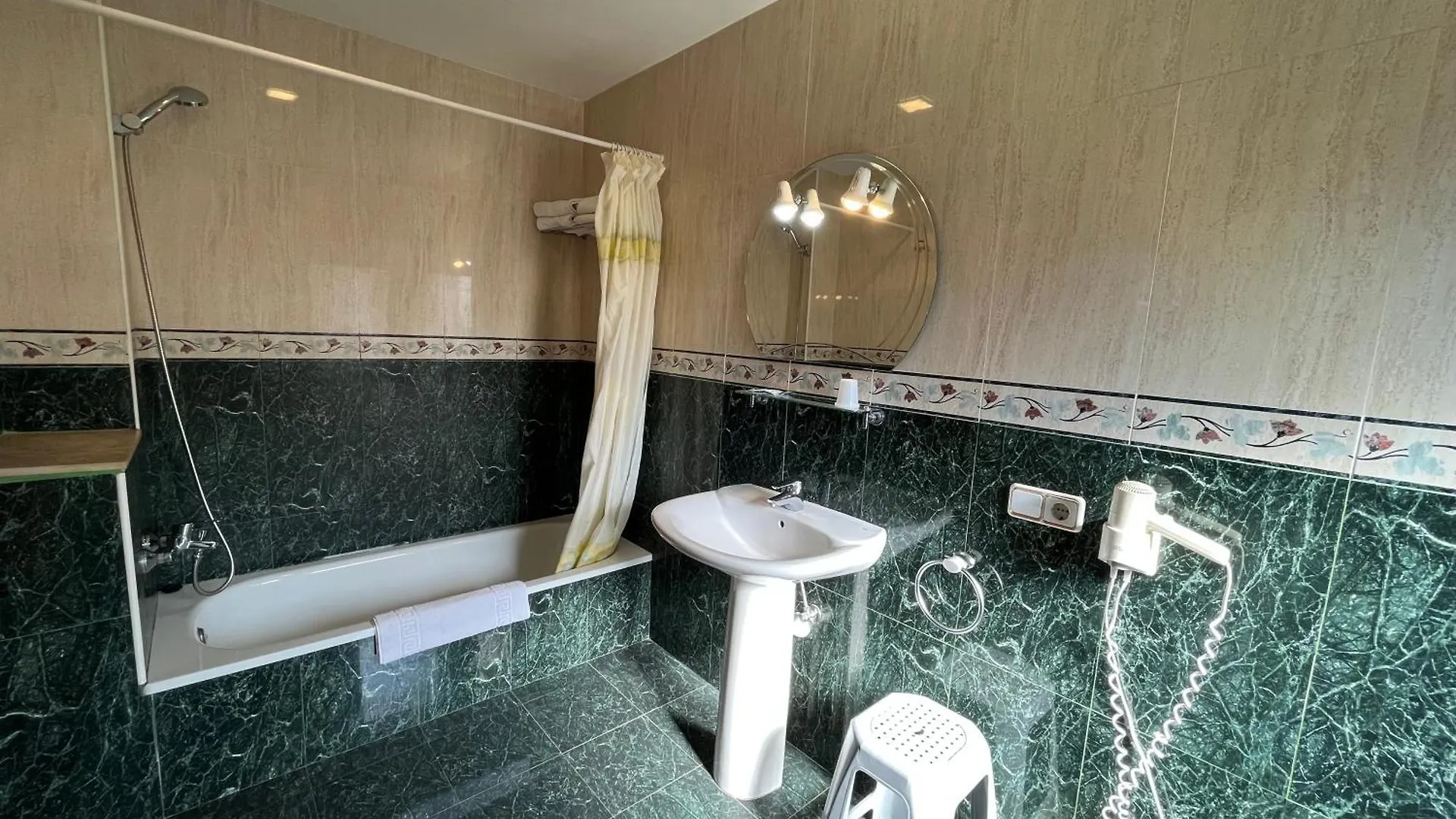 Hostal Tarres Angles Spain