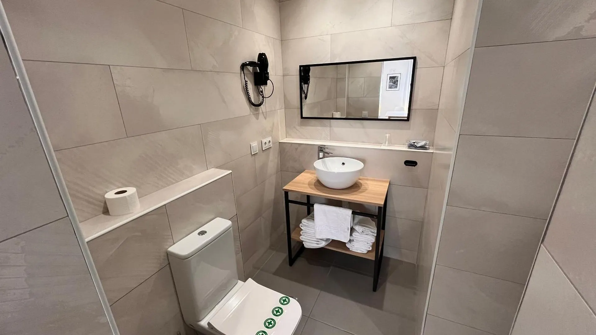Guest house Hostal Tarres Angles