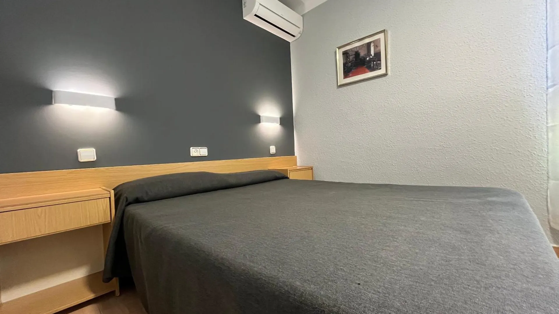 Guest house Hostal Tarres Angles